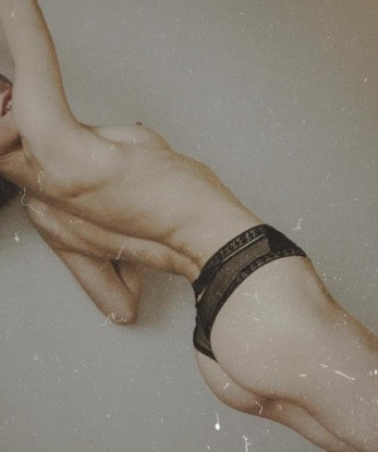 У меня есть все, что ты можешь себе пожелать - привлекательная внешность, ум и многое другое. Мои услуги уникальны и рассчитаны на твое полное удовлетворение. Я готова выполнить все твои сокровенные фантазии и превратить их в незабываемую реальность. Мои цели - твое наслаждение и удовлетворение. Хочешь увидеть мои фото и прочитать отзывы о моей работе? Отправь мне сообщение прямо сейчас! 🌟💋🔥 5416, 22 года